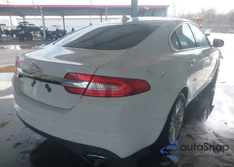 2015 Jaguar Xf 2.0T Premium z USA, uszkodzony, nr VIN SAJWA0FS4FPU43267